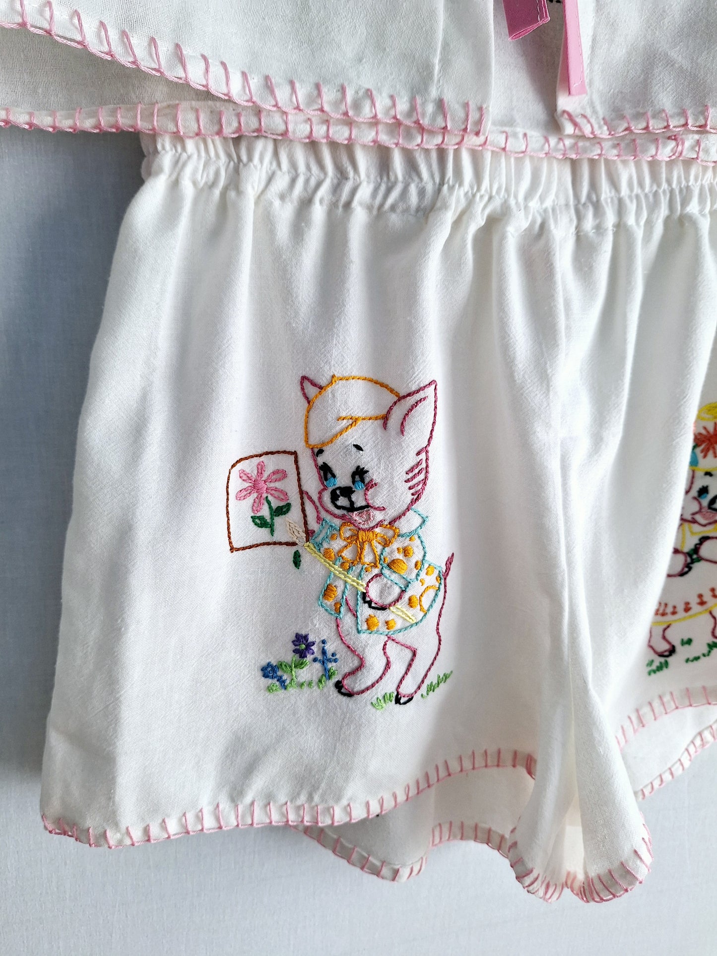 "PIGGY'S CHORES & FUN" 🩷🐷 TWO PIECES SET made with 7 vintage tea towels. FREE SHIPPPING!