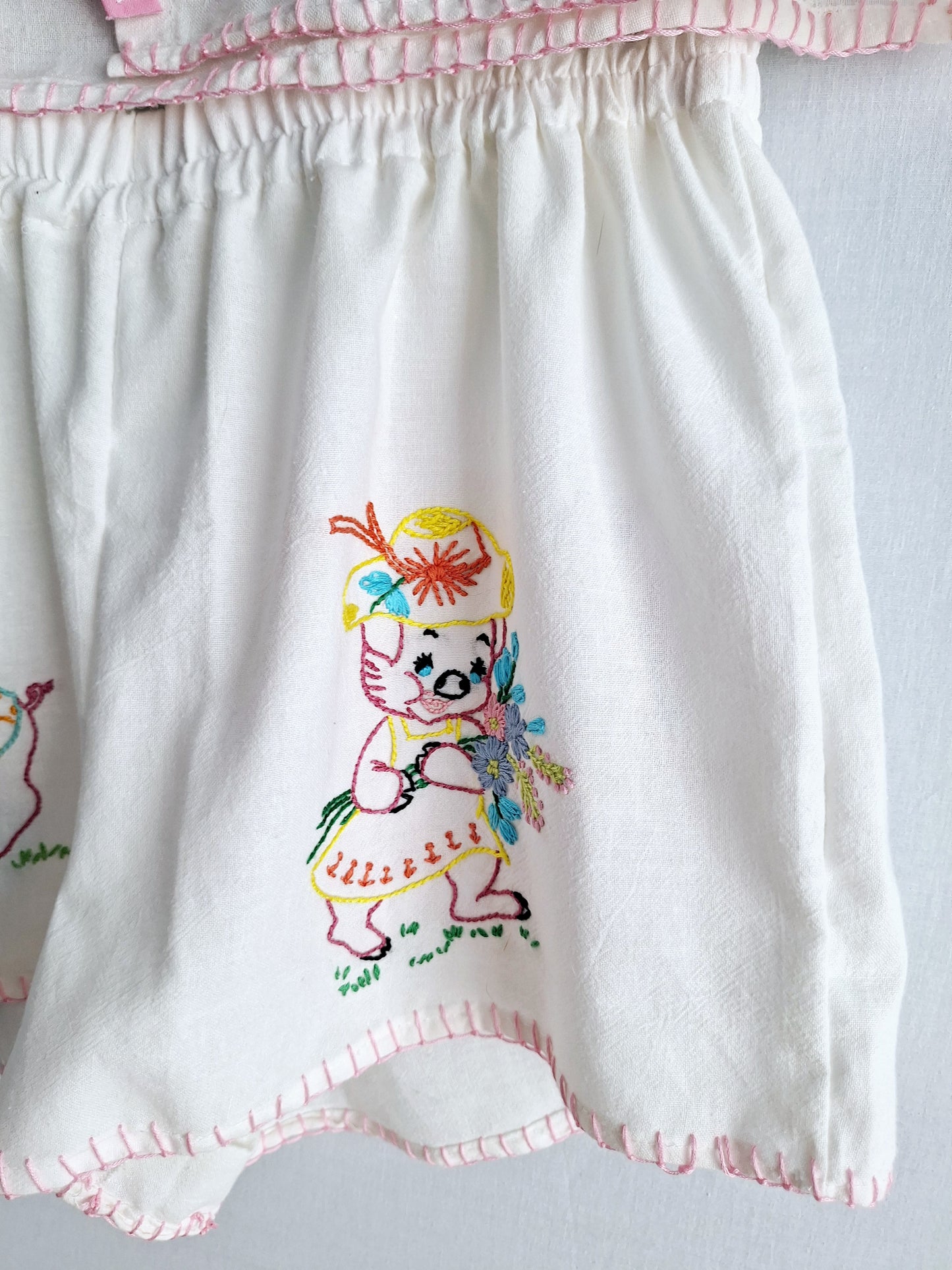 "PIGGY'S CHORES & FUN" 🩷🐷 TWO PIECES SET made with 7 vintage tea towels. FREE SHIPPPING!