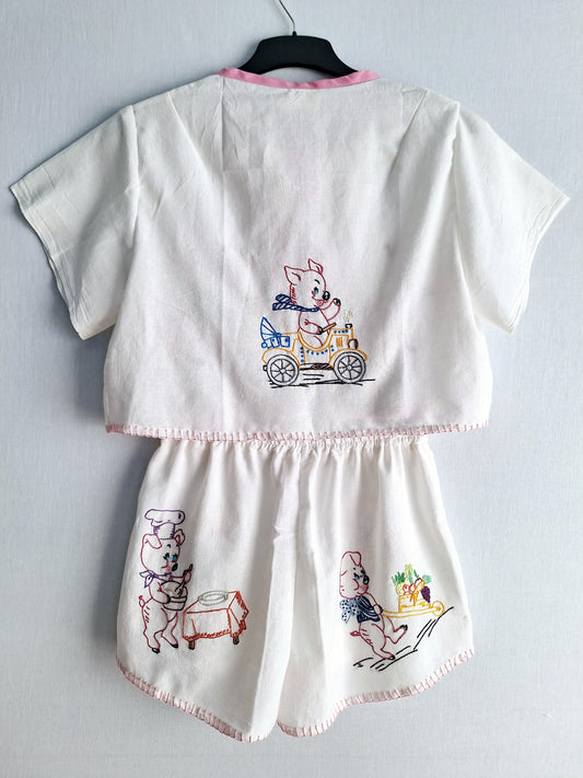 "PIGGY'S CHORES & FUN" 🩷🐷 TWO PIECES SET made with 7 vintage tea towels. FREE SHIPPPING!