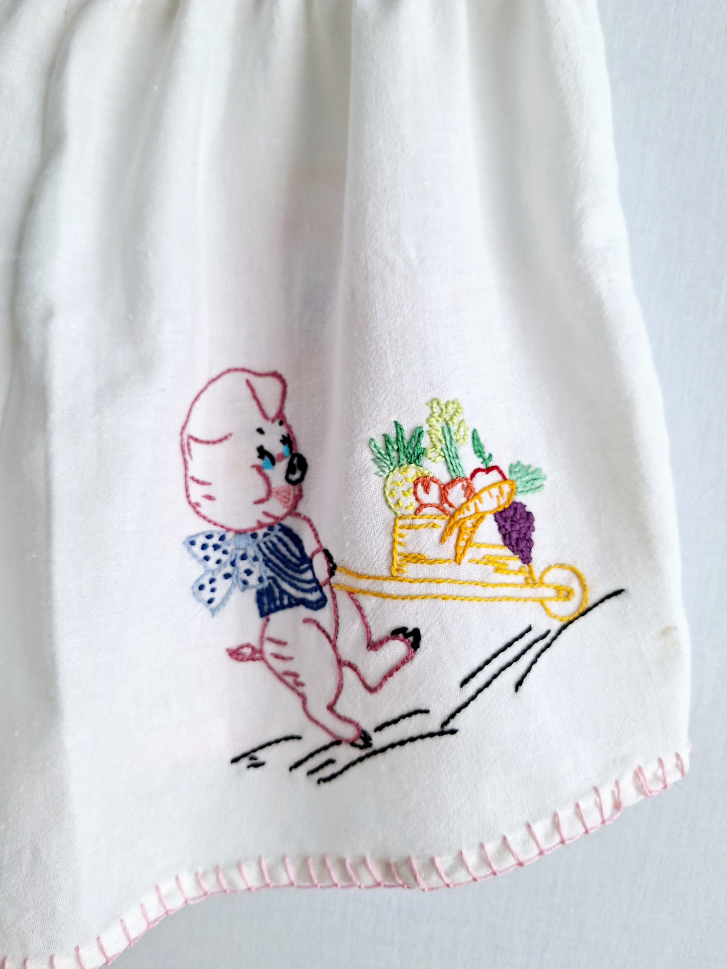 "PIGGY'S CHORES & FUN" 🩷🐷 TWO PIECES SET made with 7 vintage tea towels. FREE SHIPPPING!