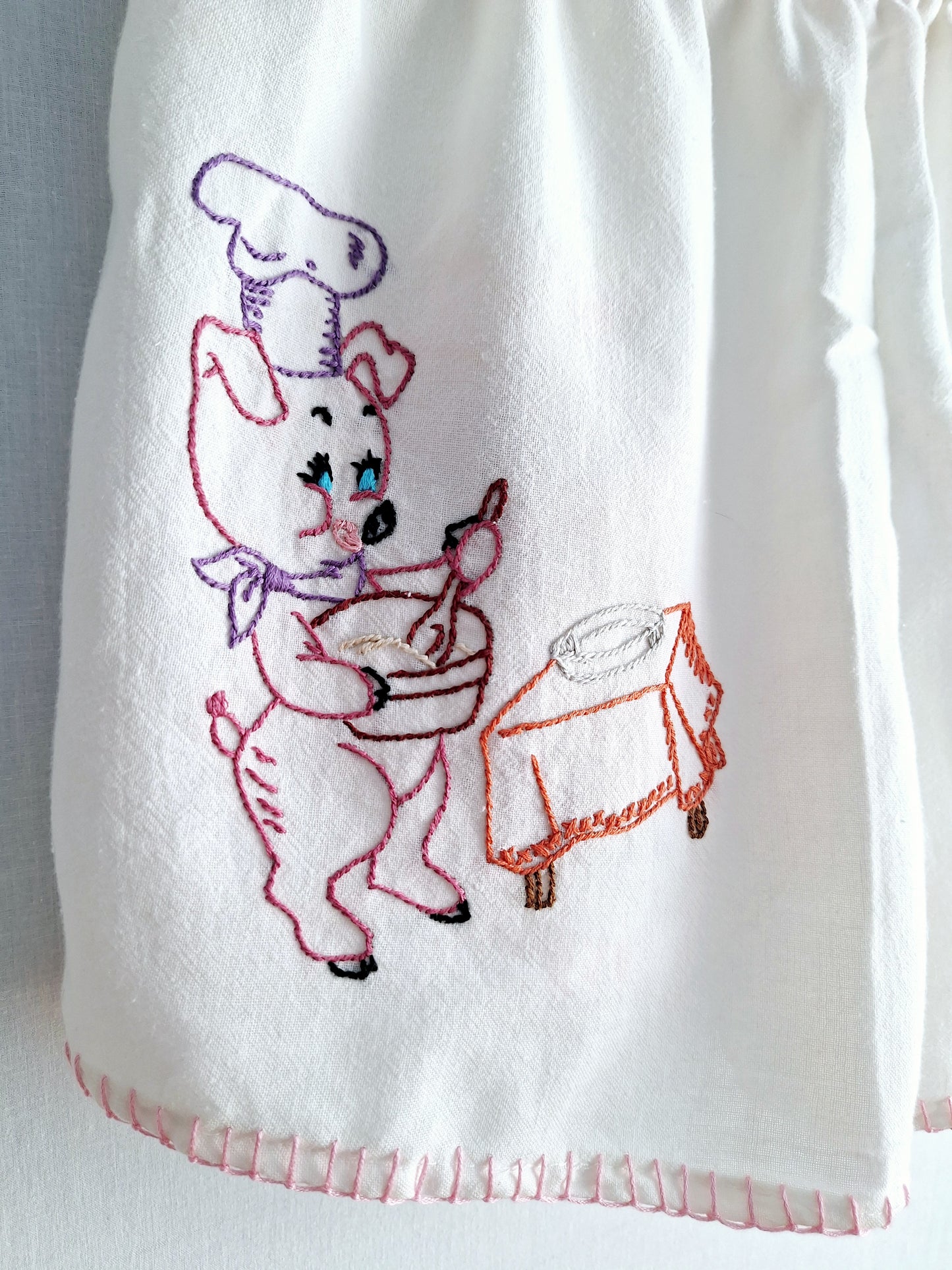 "PIGGY'S CHORES & FUN" 🩷🐷 TWO PIECES SET made with 7 vintage tea towels. FREE SHIPPPING!