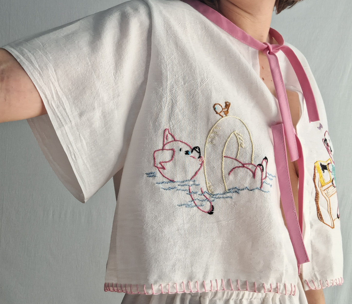 "PIGGY'S CHORES & FUN" 🩷🐷 TWO PIECES SET made with 7 vintage tea towels. FREE SHIPPPING!