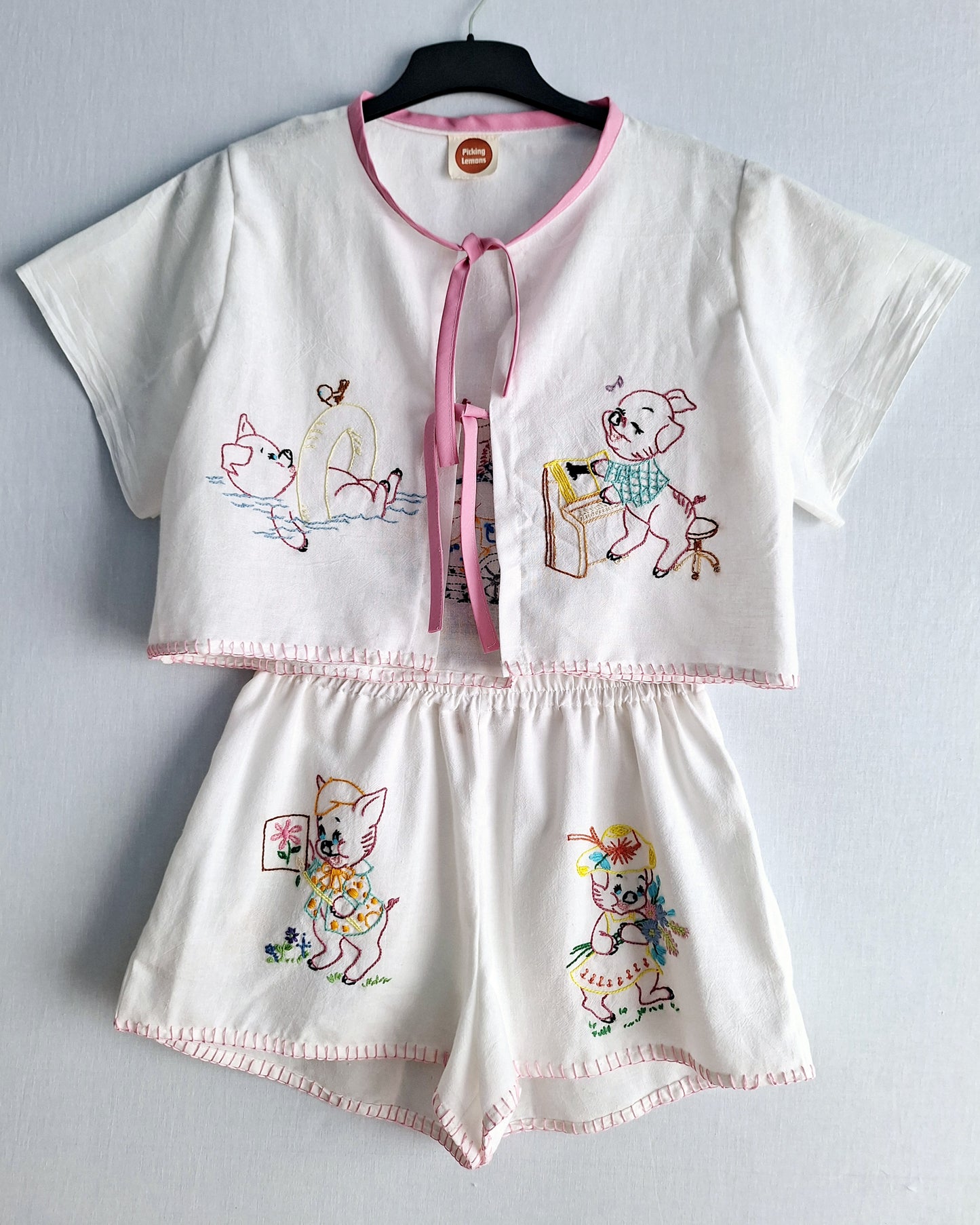 "PIGGY'S CHORES & FUN" 🩷🐷 TWO PIECES SET made with 7 vintage tea towels. FREE SHIPPPING!