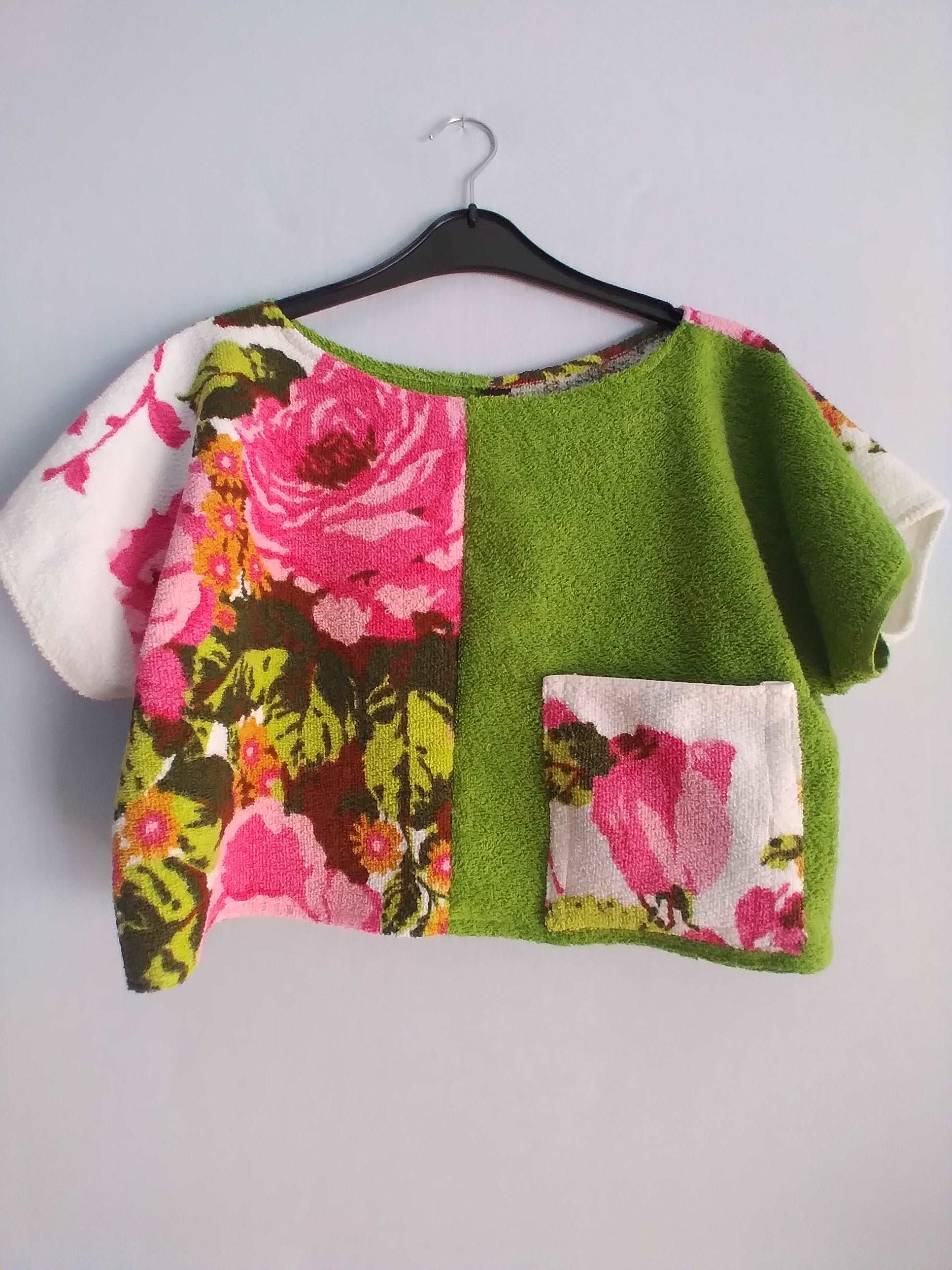 Roses and mantis vintage towel top