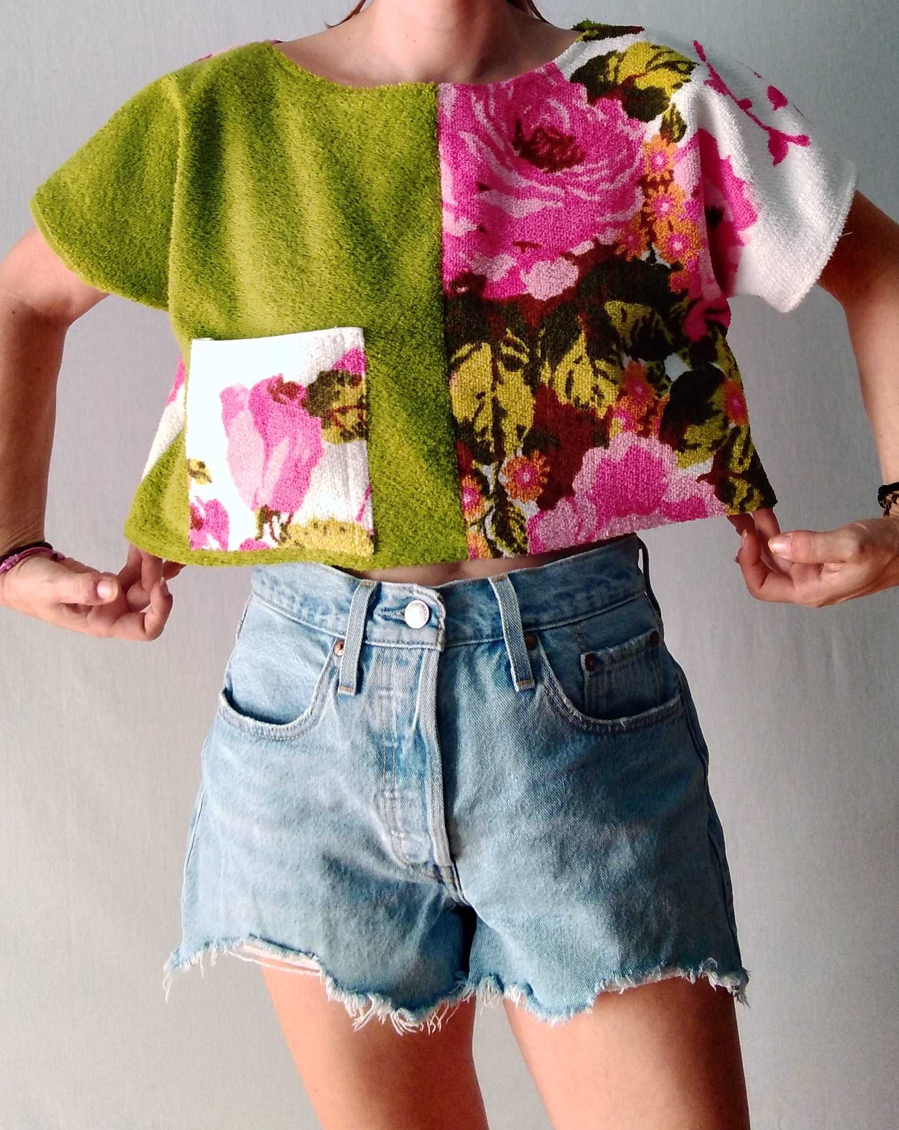 Roses and mantis vintage towel top