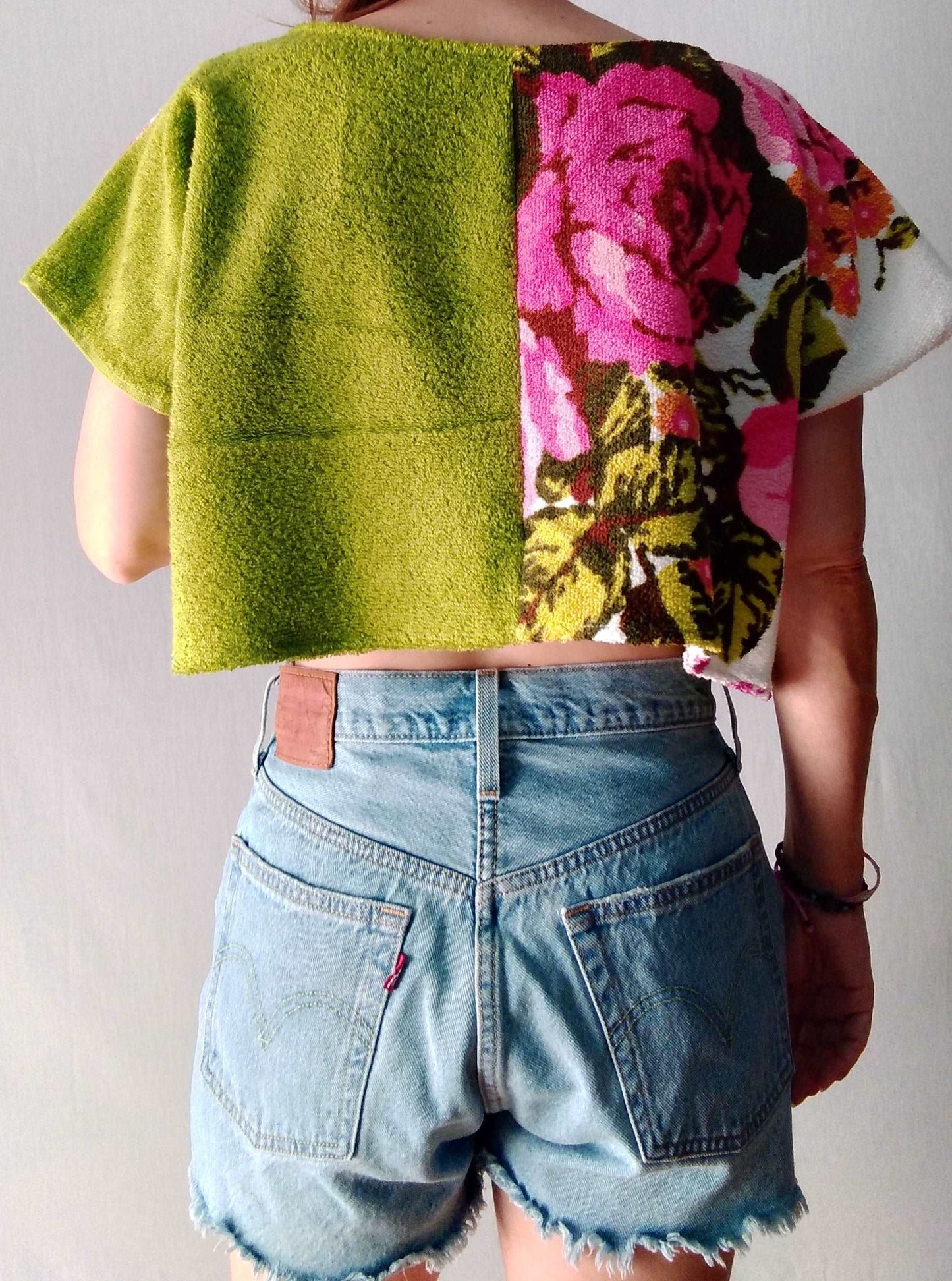 Roses and mantis vintage towel top