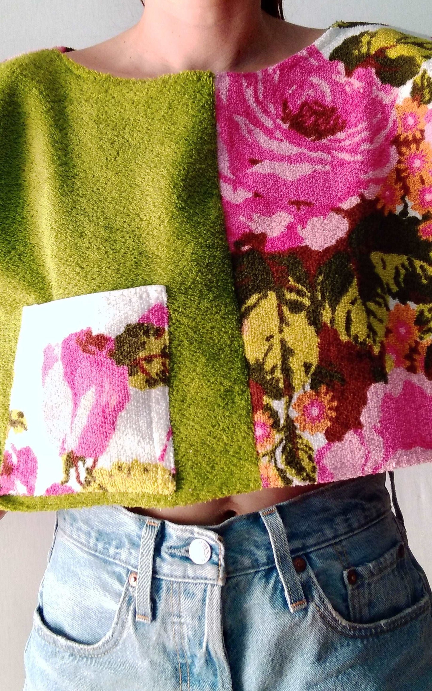 Roses and mantis vintage towel top