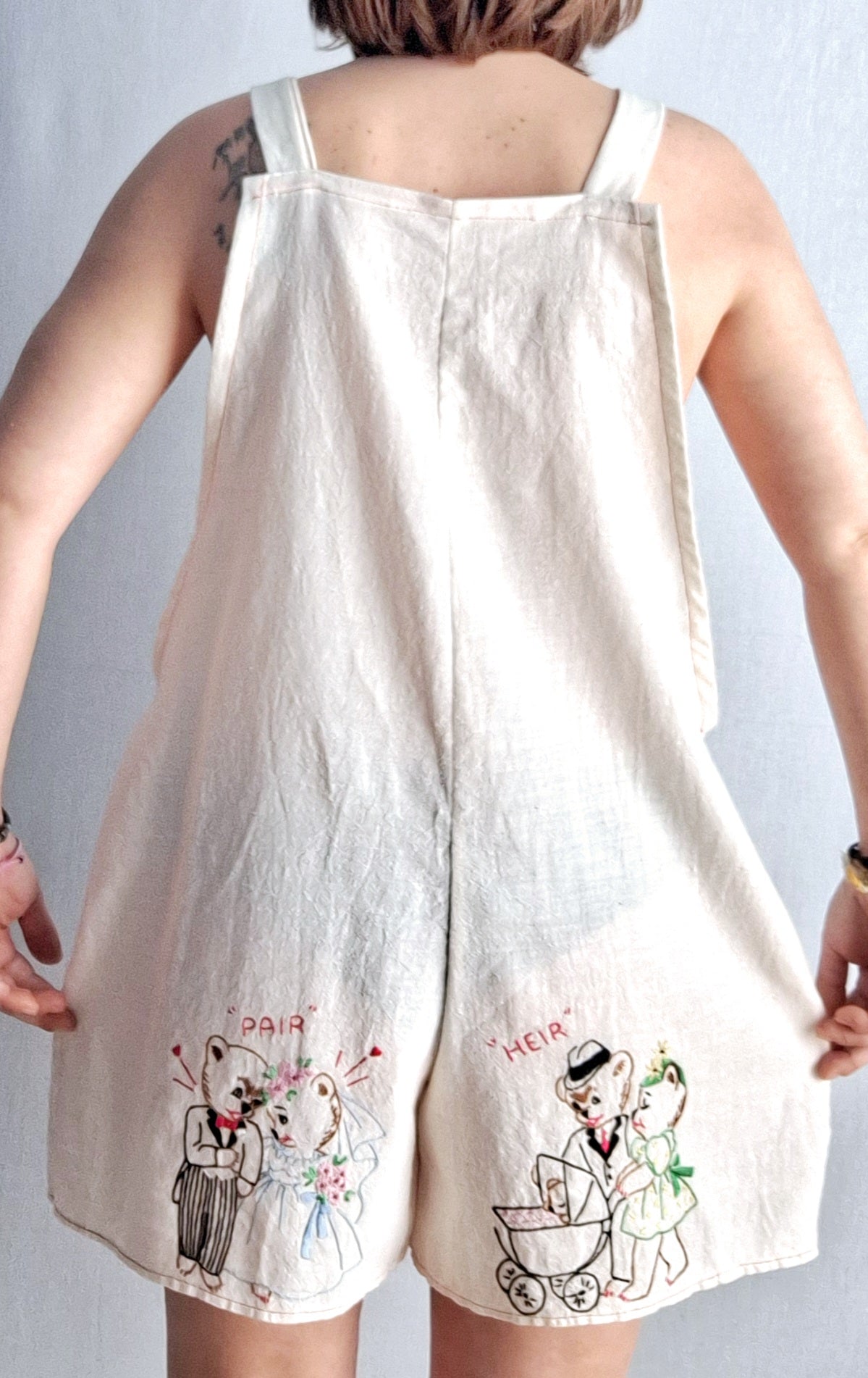 "BEARS' AFFAIRS" ROMPER 🐻🩷🐻 made with 4 vintage tea towels. FREE SHIPPING