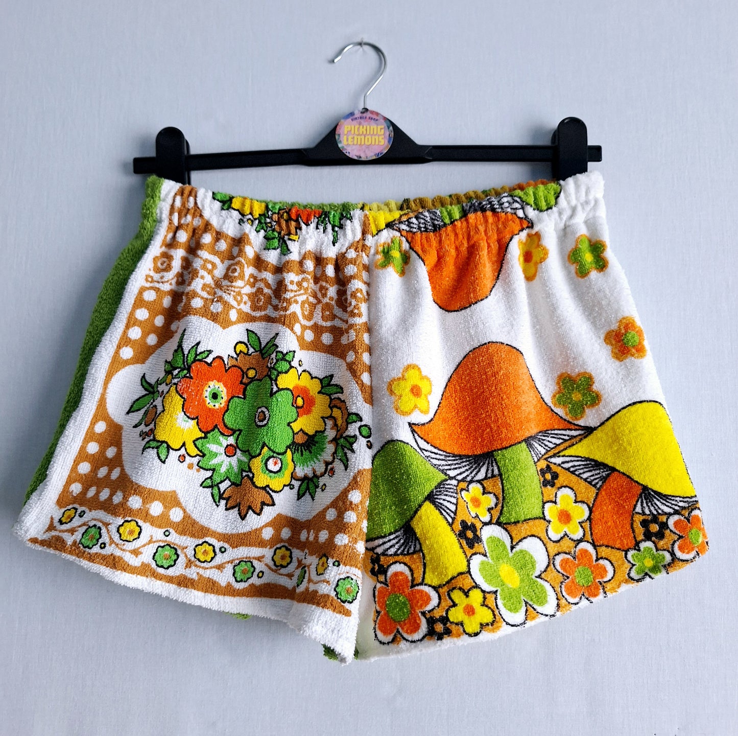 "SETAS & FLORES" SHORTS 🍄🌼 made with 3 vintage towels. FREE SHIPPING