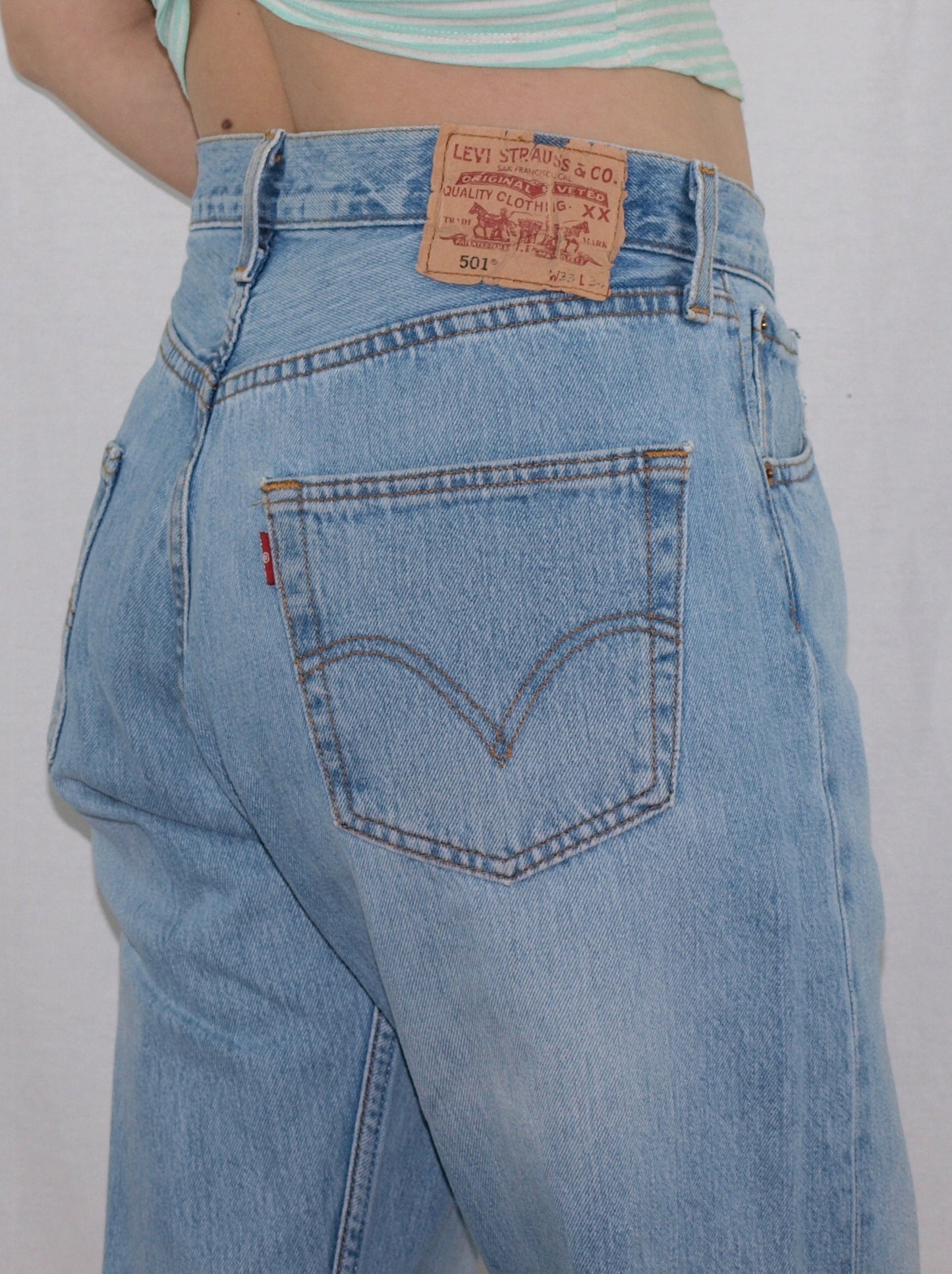 Vintage LEVIS 501 light blue wash PERFECT FADED W33L34